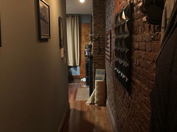 4th image of 19 Barrow St APT 3