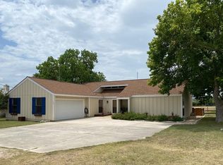 193 Edgewood Dr, Bandera, TX 78003