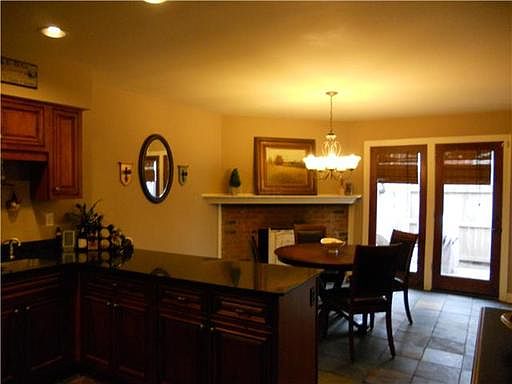 3rd image of 707 Hotchkiss Ln