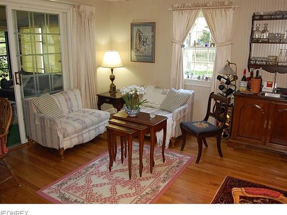 5th image of 3082 Englewood Dr