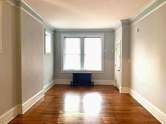 3rd image of 4933 N Camac St #1