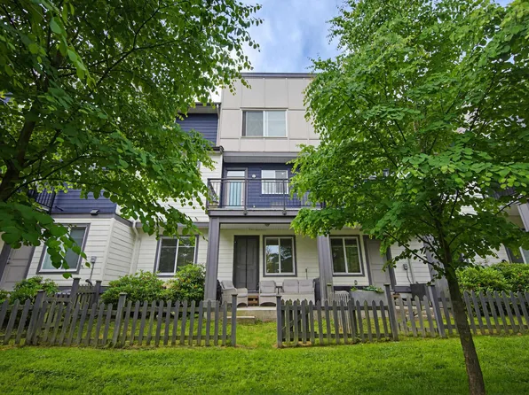 15665 Mountain View Dr #75, Surrey, BC V3Z 0W8