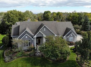 8618 S River Terrace Dr, Franklin, WI 53132
