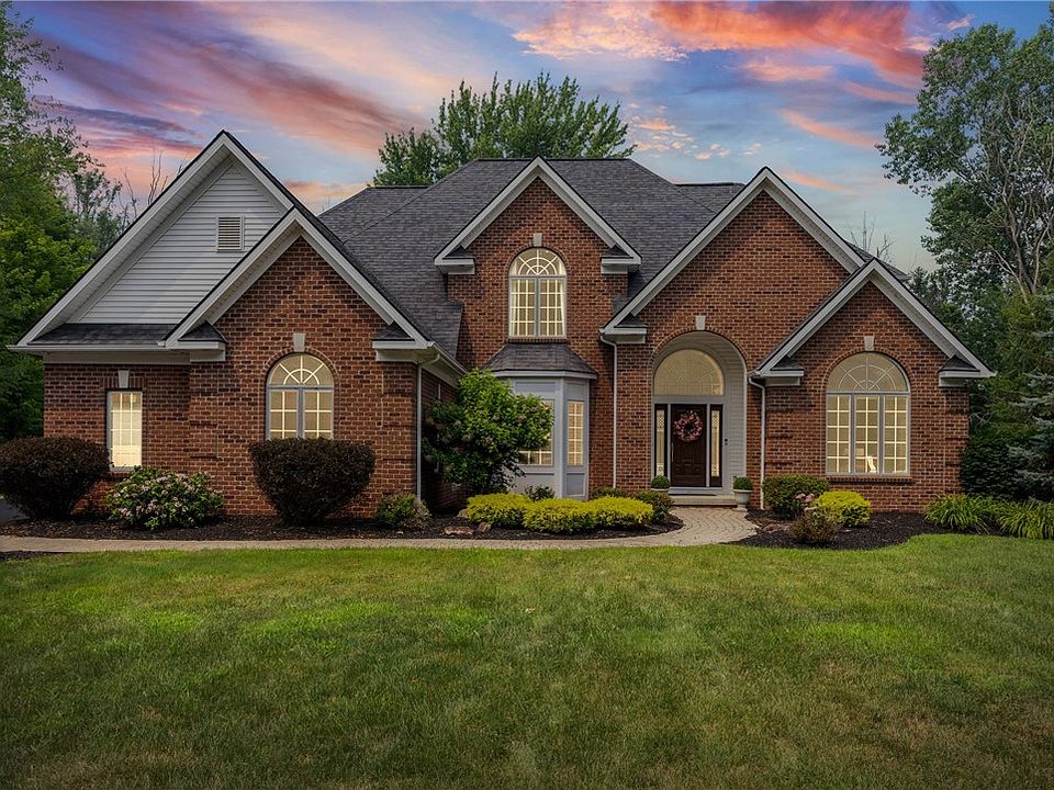 1st image of 250 Country Woods Ln