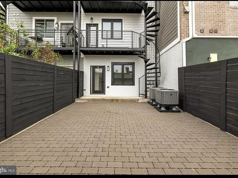 802 21st St NE #1 — Photo 11