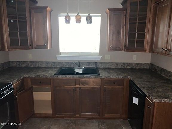 2nd image of 102 Helen Cir