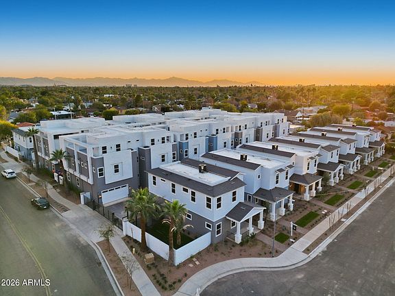 2nd image of 121 W Willo Court