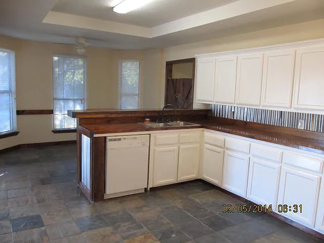 600 Jefferson Ave — Photo 11