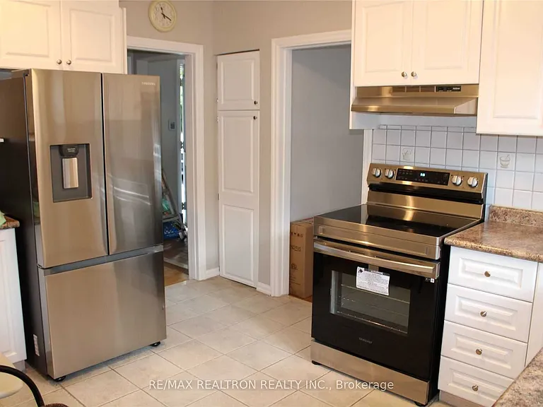 135 Treverton Dr #MAIN — Photo 3