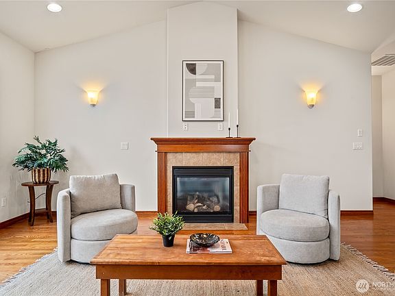 3rd image of 4138 Silverbell Way