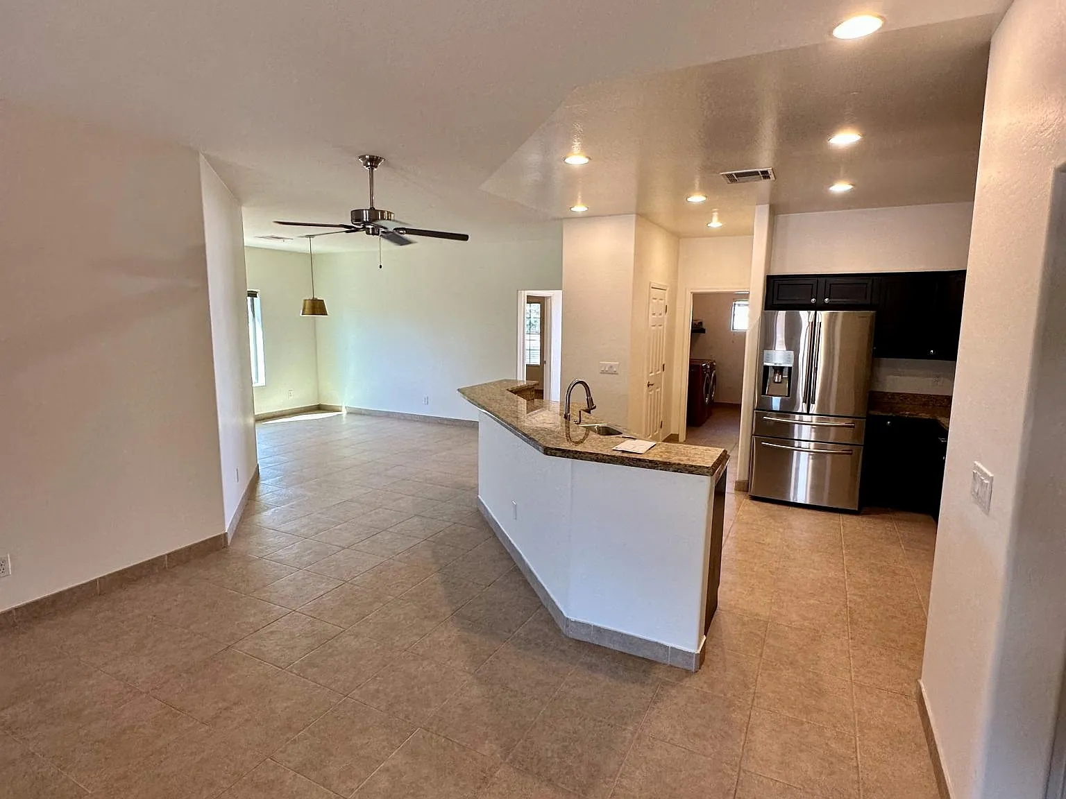 4 bed, 2367 sqft, $3,700 — Photo 4