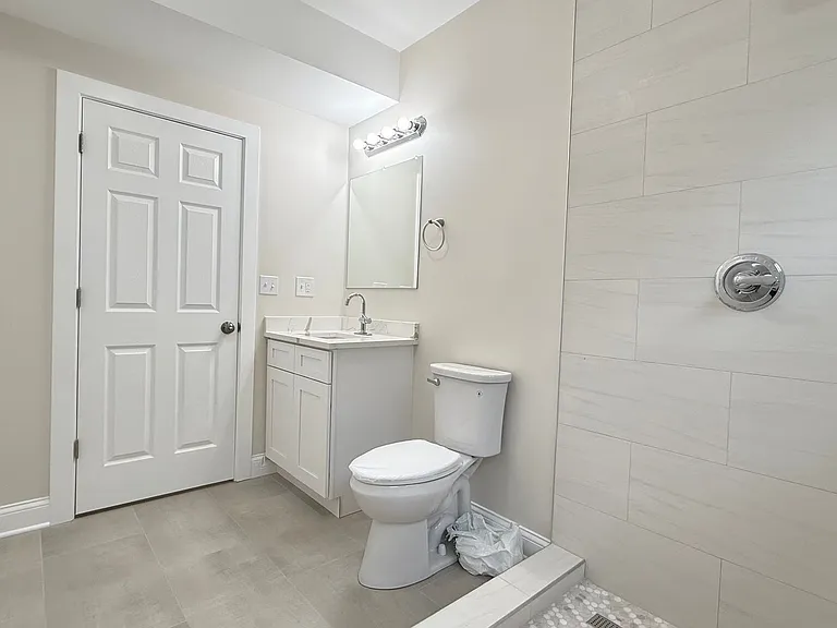 5821 W Gunnison St — Photo 20