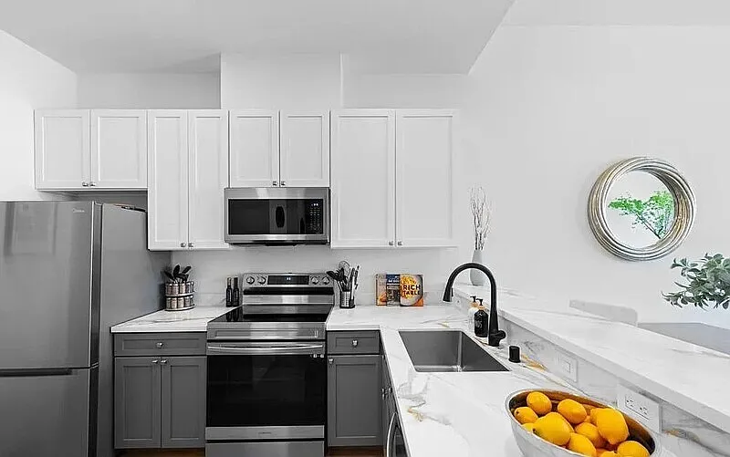1 bed, 1.0 bath, 852 sqft, $4,000 — Photo 2
