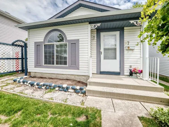 57 W San Diego Way NE, Calgary, AB T1Y 7A5