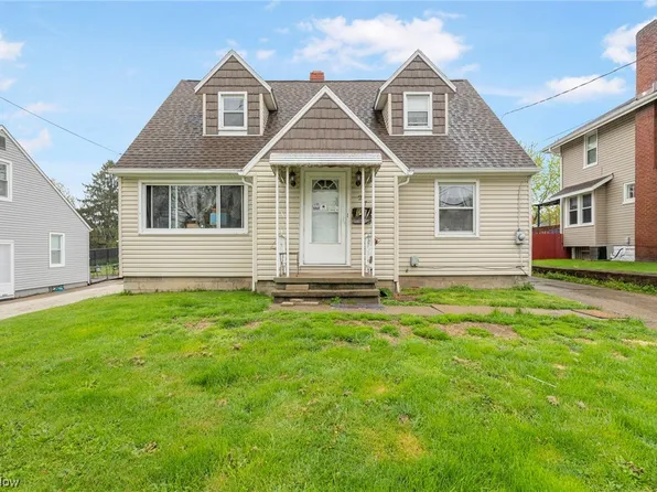 27 Pfeiffer Ave, Akron, OH 44312