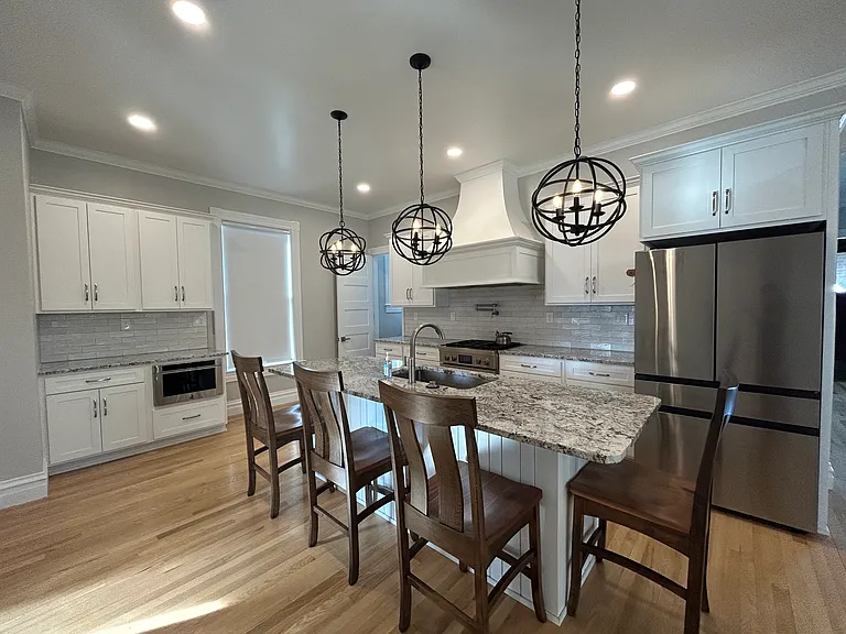 931 Oakland Ave — Photo 3