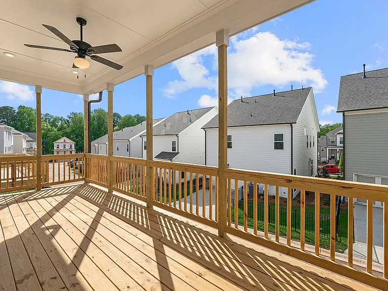 114 Stonehouse Dr — Photo 34