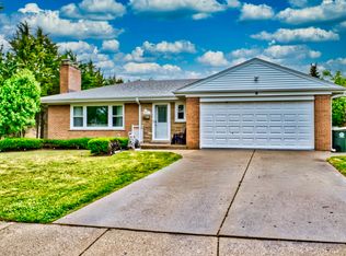 3907 W Albion Ave, Lincolnwood, IL 60712