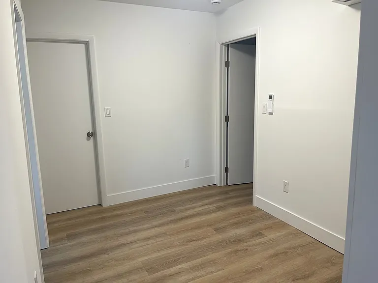 3603 Charles Ave — Photo 32