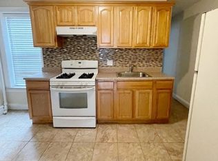 28-49 46th St #1FF, Astoria, NY 11103