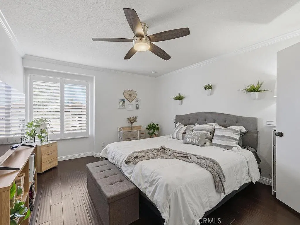 2 bed, 1.5 bath, 1020 sqft, $3,050 — Photo 3