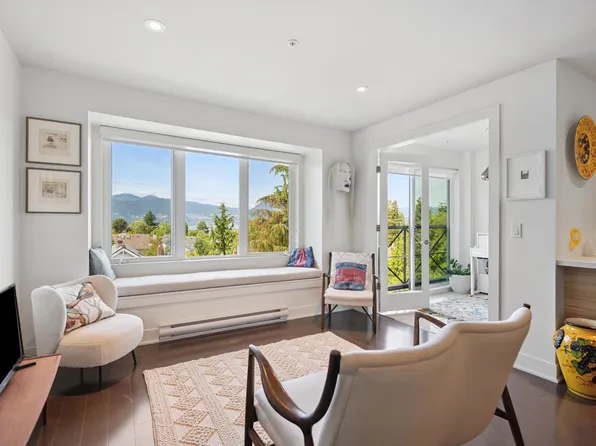 4463 W 10th Ave #306, Vancouver, BC V6R 2H8