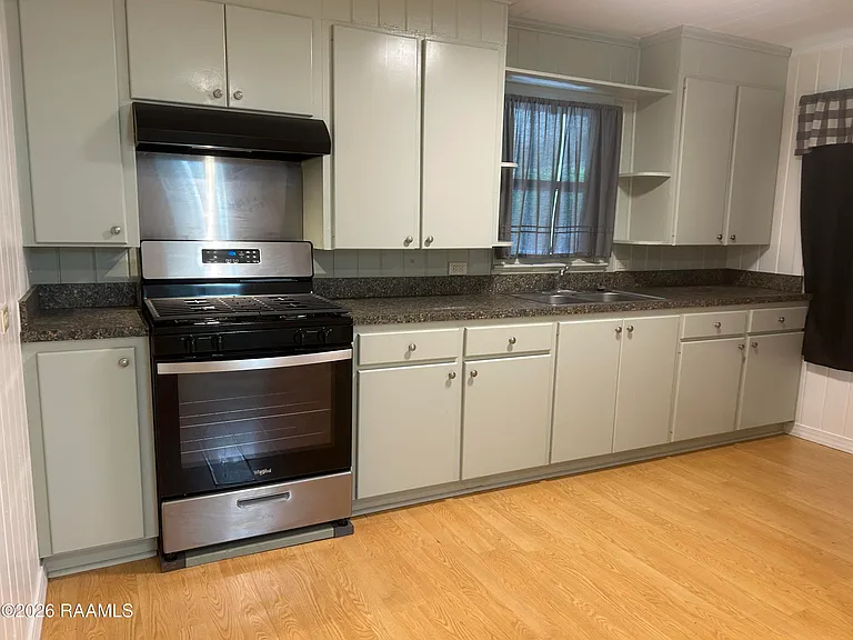 203 Armand St — Photo 3