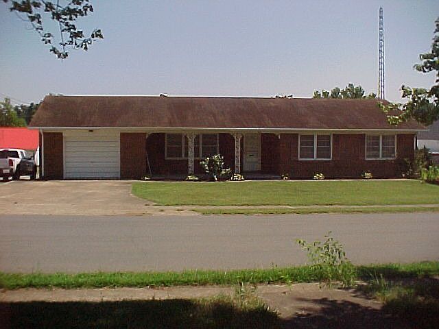 1st image of 410 N Cherry St
