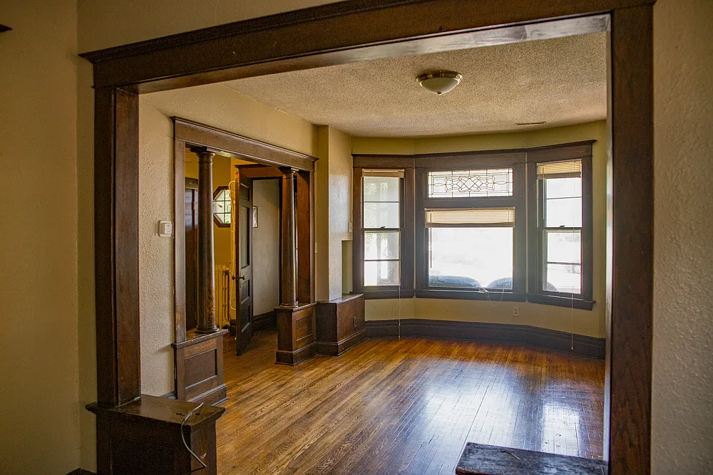 7 bed, $3,850 — Photo 1