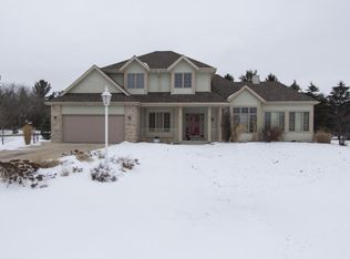 N56W35260 Pondview Ln, Oconomowoc, WI 53066