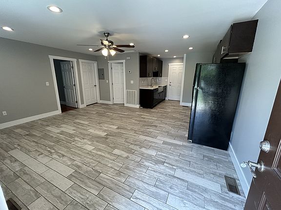 3rd image of 237 Ocala Dr