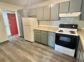 312 W Alabama Avenue