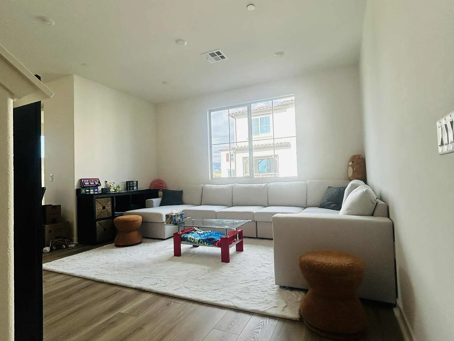 2 bed, 2.5 bath, 1304 sqft, $1,399 — Photo 3