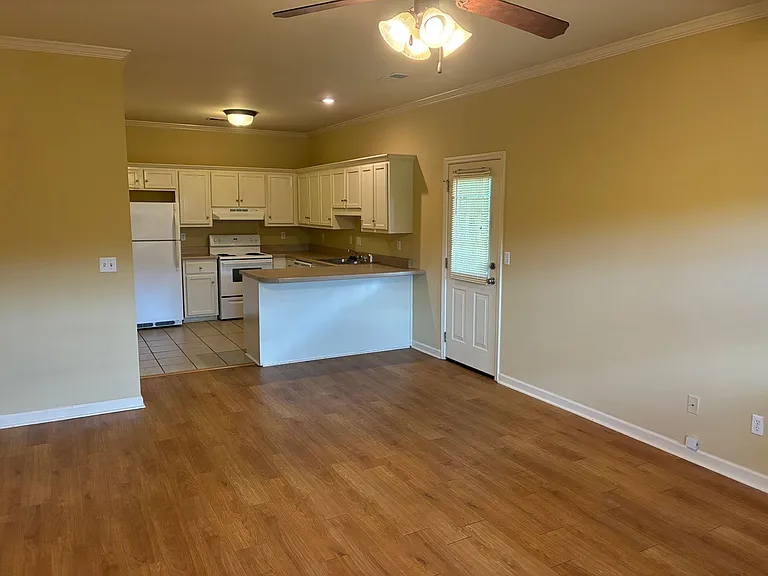 97 Cypress Cir — Photo 2