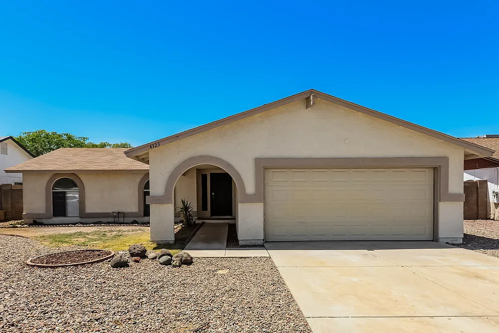 3 bed, 2.0 bath, 1461 sqft, $1,865 — Photo 1