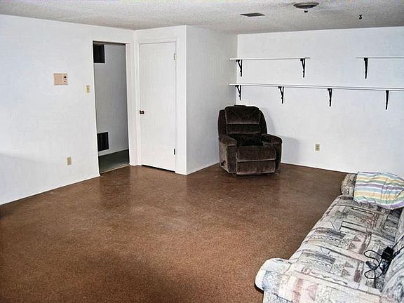 4th image of 10106 Elmhurst Dr NW
