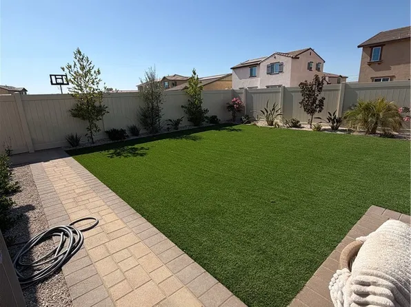 27264 Ukulele Cir, Sun City, CA 92585