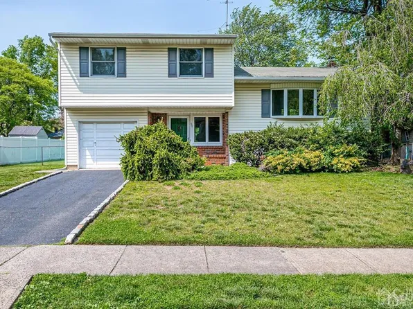 30 S Heathcote Ave, Edison, NJ 08817