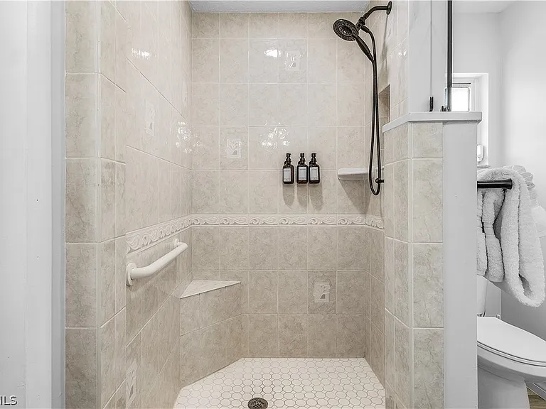 428 SW 37th St — Photo 23