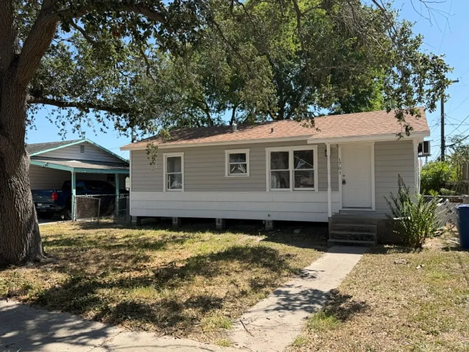 1701 Islla Dr