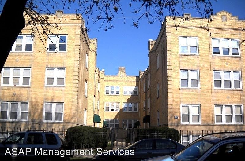 1st image of 4045 1/2 N Mozart St APT 3E