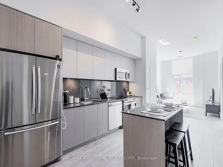 133 Bronte Rd #B0819 — Photo 4