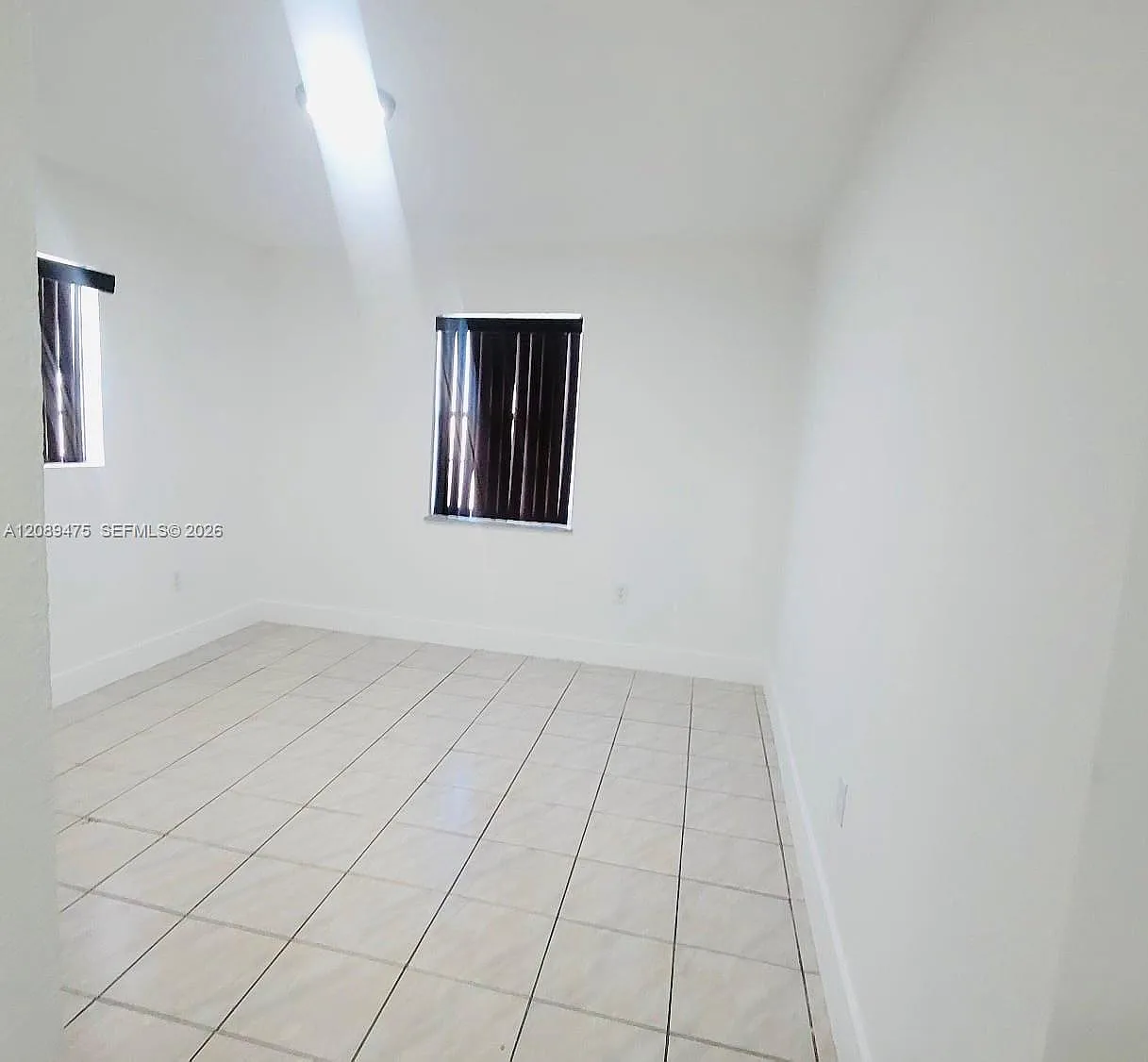 19225 NW 50th Ct — Photo 3