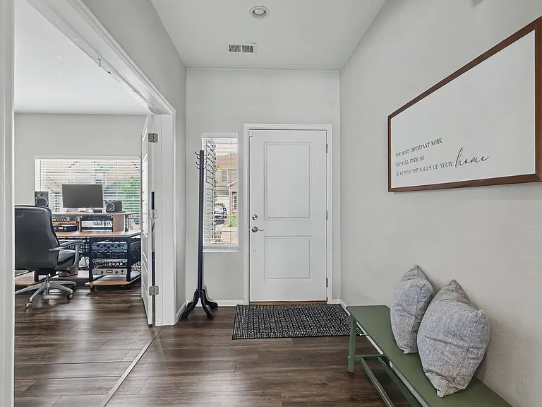 7856 Luminary Ln — Photo 9