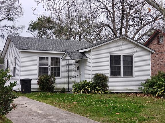 2nd image of 2025 Hemlock St