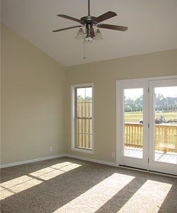 4th image of 150 Matheson Dr #150