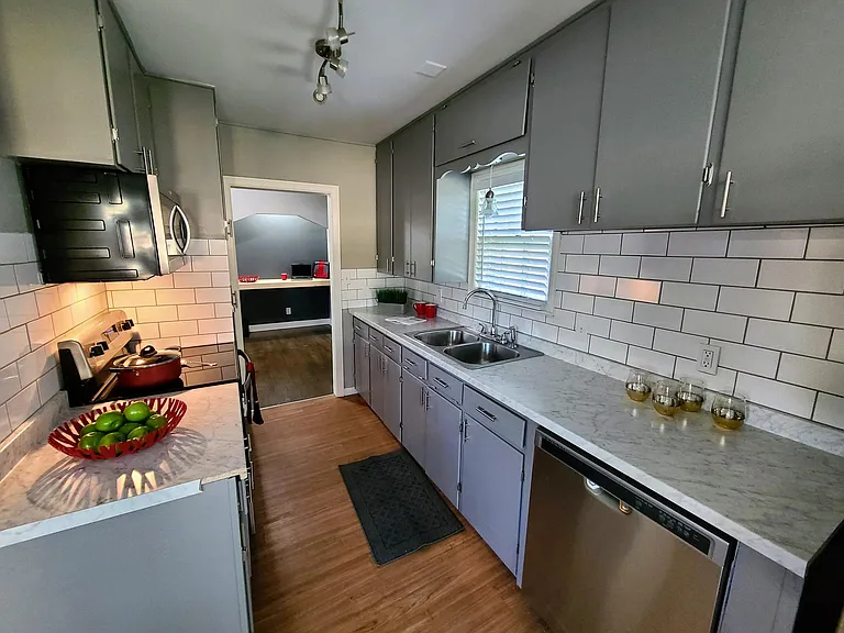 3234 W 43rd Ave — Photo 4