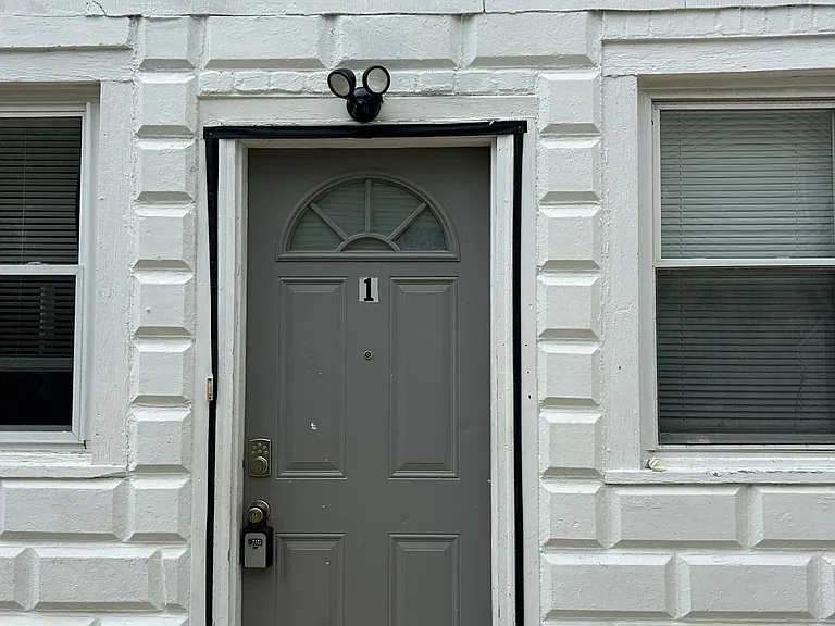 213 Sumner Ave #1 — Photo 11