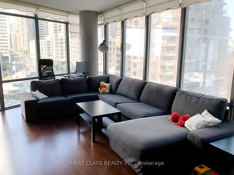 832 Bay St #505 — Photo 6
