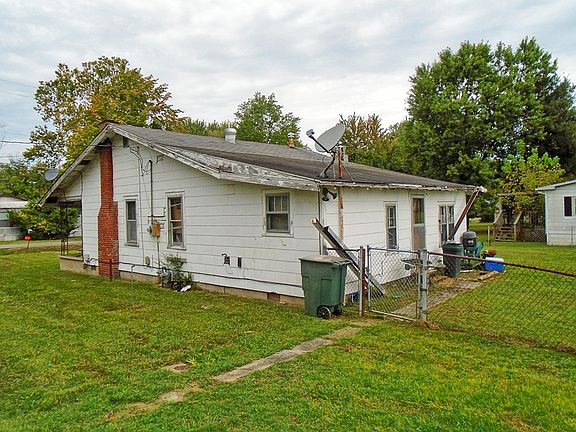 2nd image of 2320 Fairview Dr